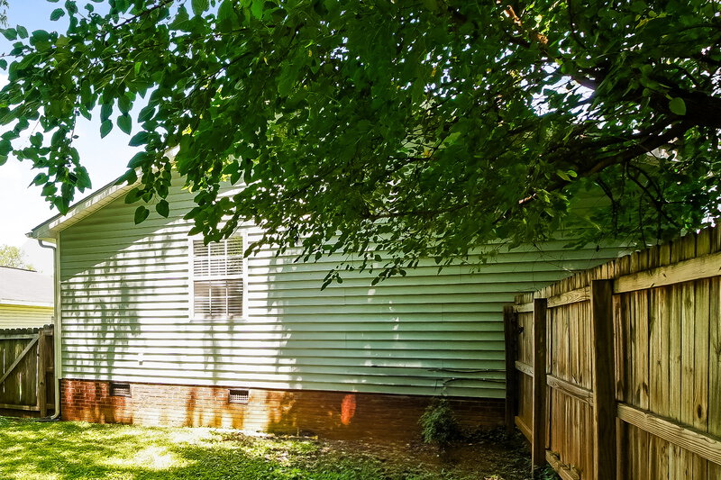 2,830/Mo, 1016 Harrill St Charlotte, NC 28205 Rear View 3