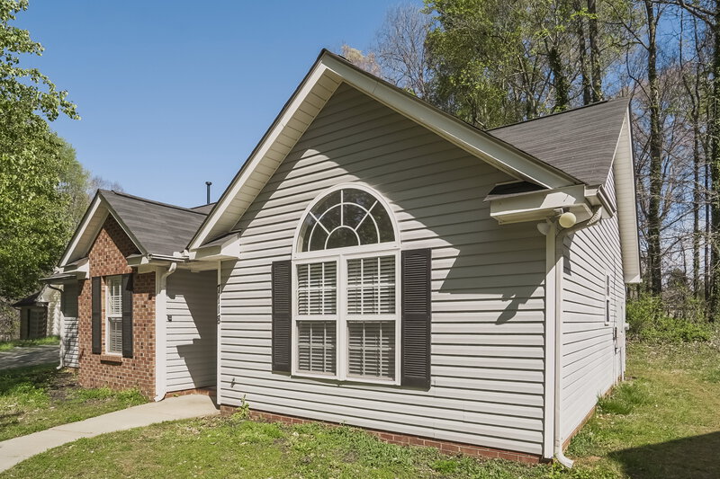 1,725/Mo, 7118 Rumple Rd Charlotte, NC 28262 Front View
