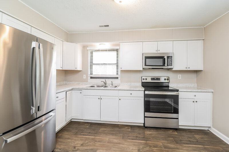 1,675/Mo, 3407 Pine Meadow Dr Charlotte, NC 28269 Kitchen View 2
