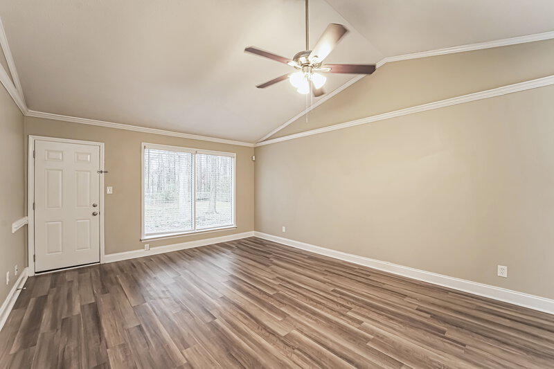 1,525/Mo, 6840 Delta Lake Dr Charlotte, NC 28215 Living Room View