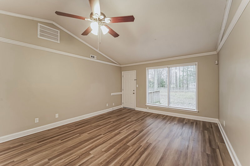 1,525/Mo, 6840 Delta Lake Dr Charlotte, NC 28215 Living Room View 2