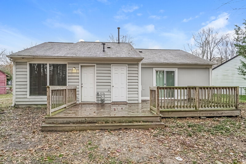 1,525/Mo, 6840 Delta Lake Dr Charlotte, NC 28215 Rear View