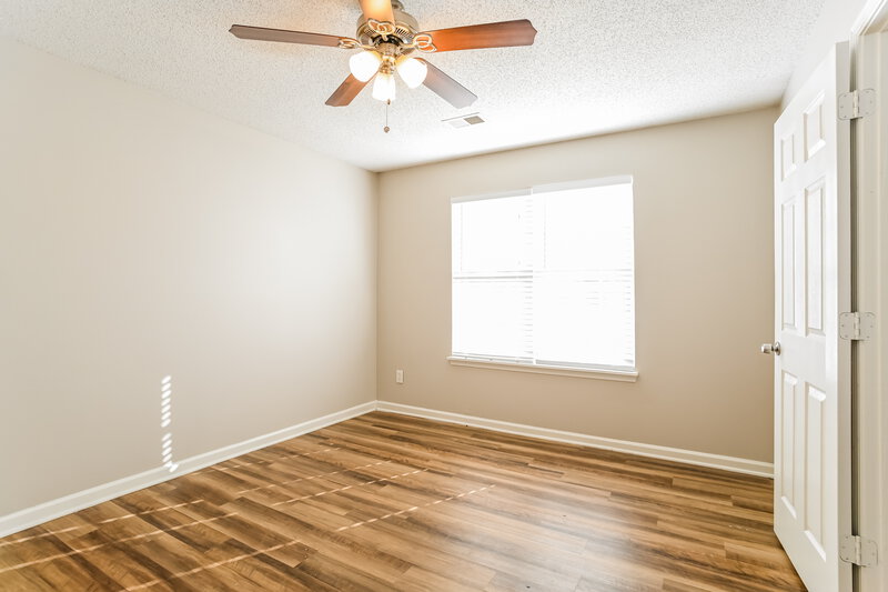 1,785/Mo, 4127 Birch Leaf Ct Charlotte, NC 28215 Main Bedroom View