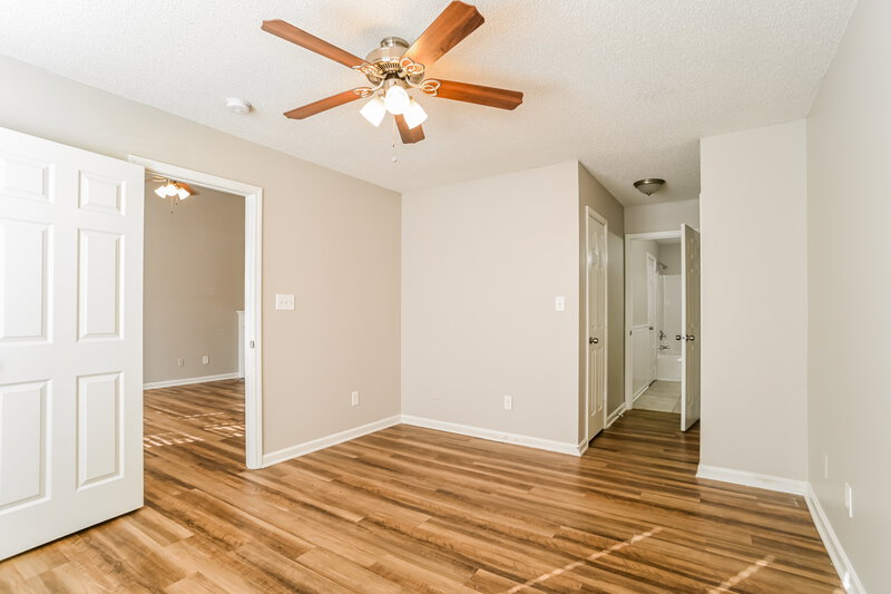 1,785/Mo, 4127 Birch Leaf Ct Charlotte, NC 28215 Main Bedroom View 2