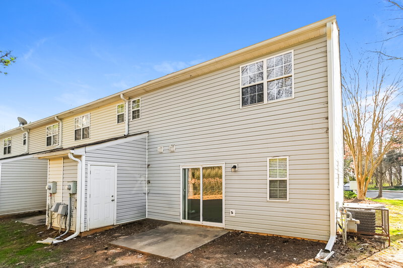 1,785/Mo, 4127 Birch Leaf Ct Charlotte, NC 28215 Rear View 2