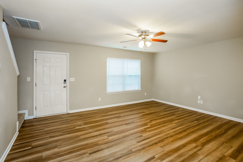 1,680/Mo, 3836 Glory St Charlotte, NC 28206 Living Room View