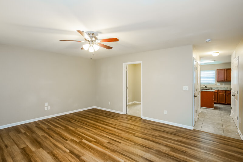 1,680/Mo, 3836 Glory St Charlotte, NC 28206 Living Room View 3