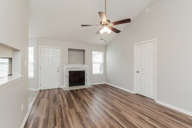 1,620/Mo, 1929 Slater Ridge Dr Charlotte, NC 28216 Living Room View 2