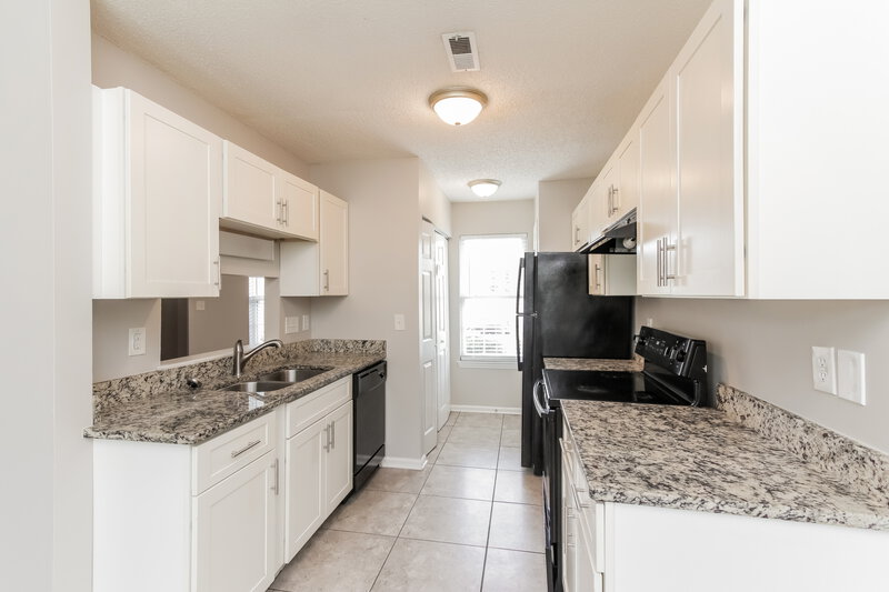 1,620/Mo, 1929 Slater Ridge Dr Charlotte, NC 28216 Kitchen View 2