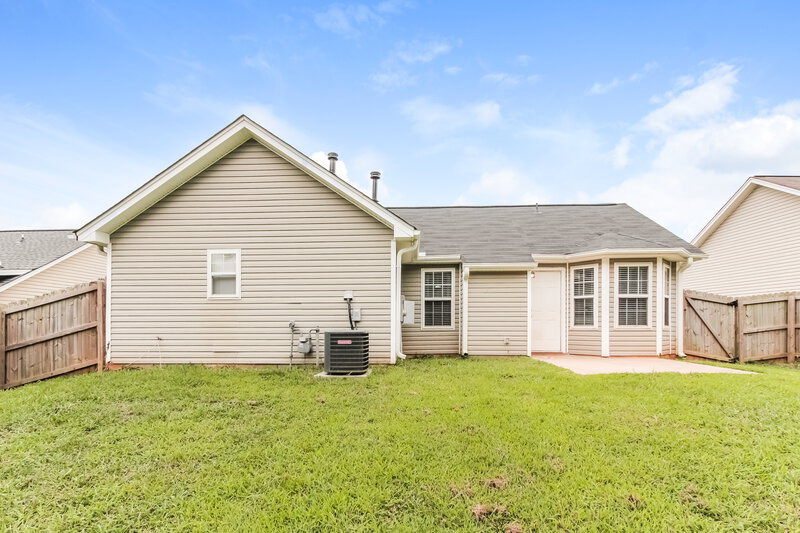 1,620/Mo, 1929 Slater Ridge Dr Charlotte, NC 28216 Rear View