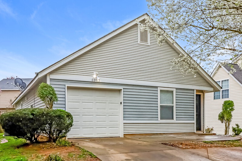 2,450/Mo, 6303 Linda Vista Ln Charlotte, NC 28216 Front View 2