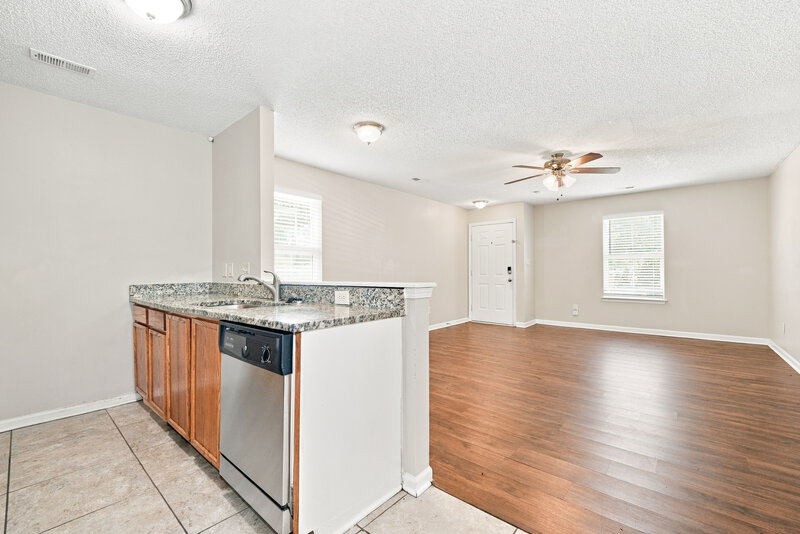 1,755/Mo, 6303 Linda Vista Ln Charlotte, NC 28216 No Caption View 4