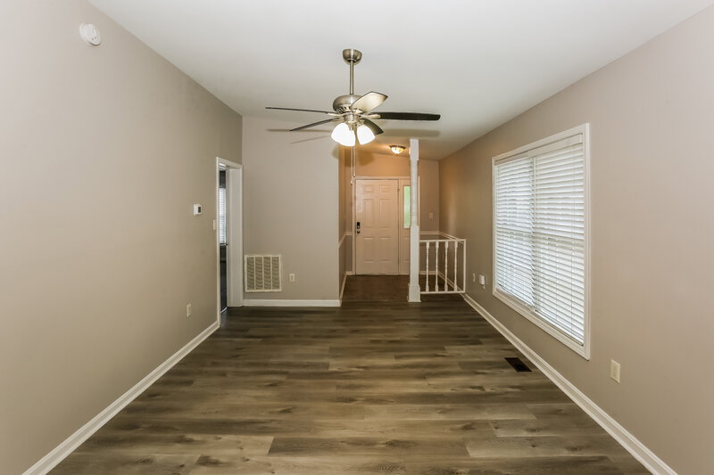 1,900/Mo, 7019 Idlewild Brook Ln Charlotte, NC 28212 Living Room View