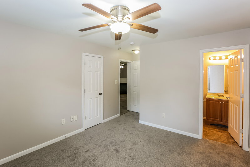 1,900/Mo, 7019 Idlewild Brook Ln Charlotte, NC 28212 Main Bedroom View 2