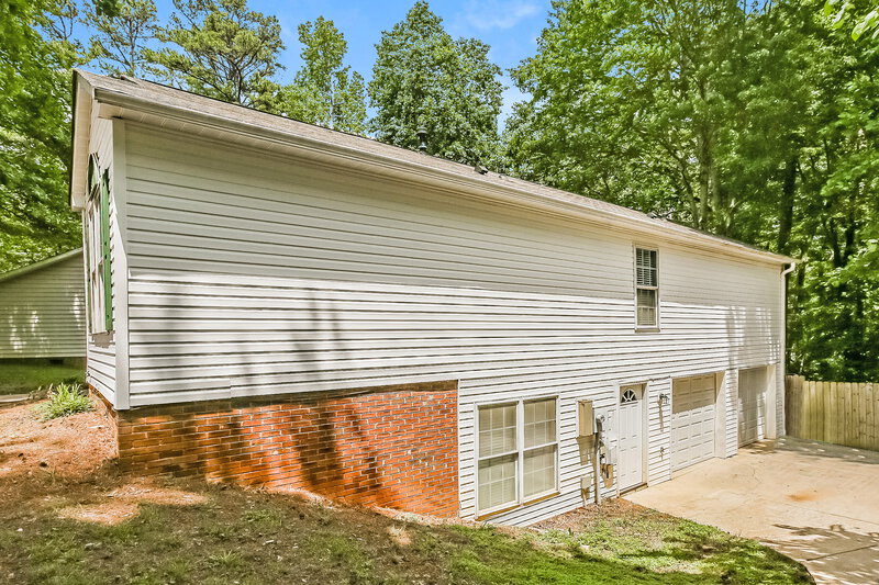 1,900/Mo, 7019 Idlewild Brook Ln Charlotte, NC 28212 Rear View