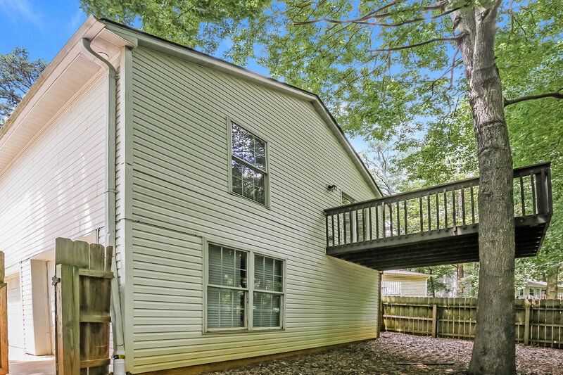 1,900/Mo, 7019 Idlewild Brook Ln Charlotte, NC 28212 Rear View 2