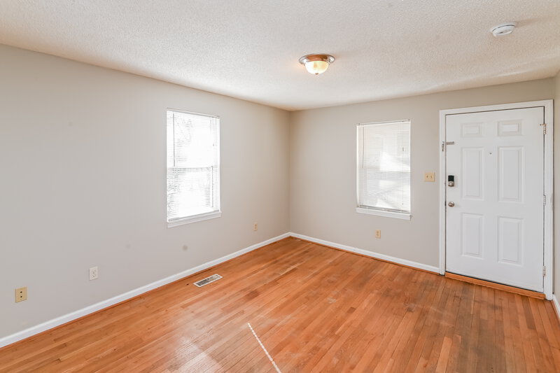 1,540/Mo, 55 Hawthorne St Sw Concord, NC 28027 Living Room View