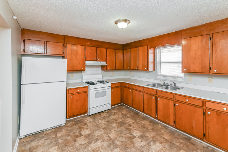 1,540/Mo, 55 Hawthorne St Sw Concord, NC 28027 Kitchen View