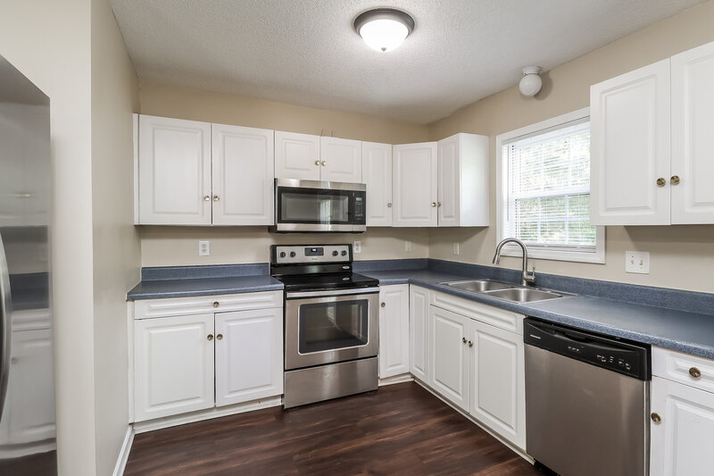 1,650/Mo, 103 Doree Ln Crouse, NC 28033 Kitchen View