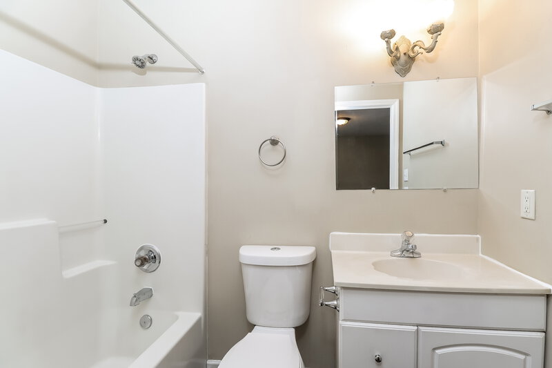1,650/Mo, 103 Doree Ln Crouse, NC 28033 Bathroom View