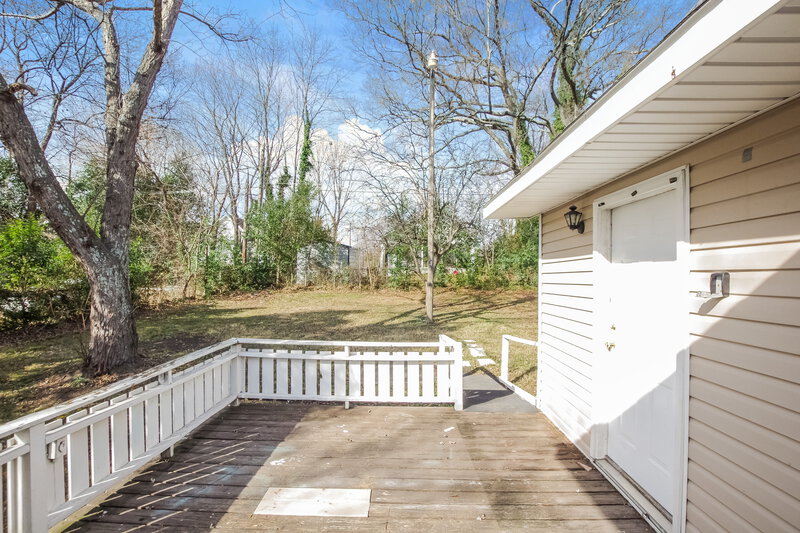 1,440/Mo, 242 Crigler St S Charlotte, NC 28208 Deck View