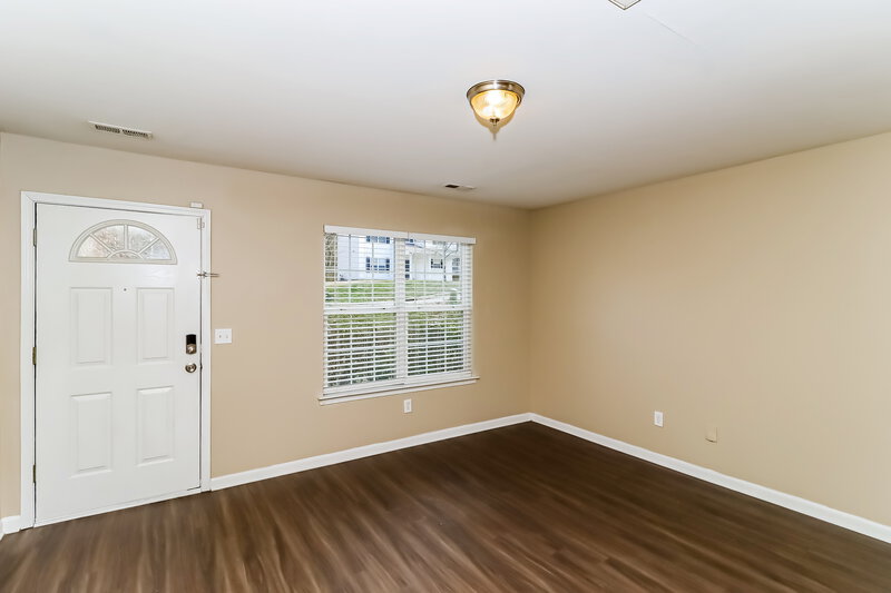 2,780/Mo, 831 Valley Ridge Rd Charlotte, NC 28214 Living Room View 2