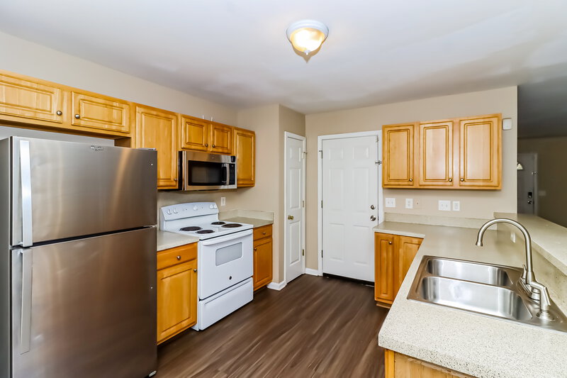 2,780/Mo, 831 Valley Ridge Rd Charlotte, NC 28214 Kitchen View