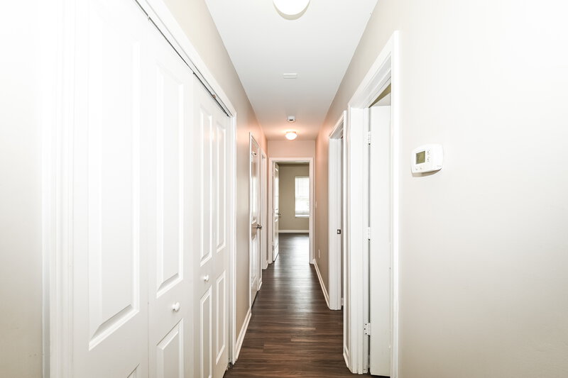 1,795/Mo, 818 Rook Rd Charlotte, NC 28216 Hallway View