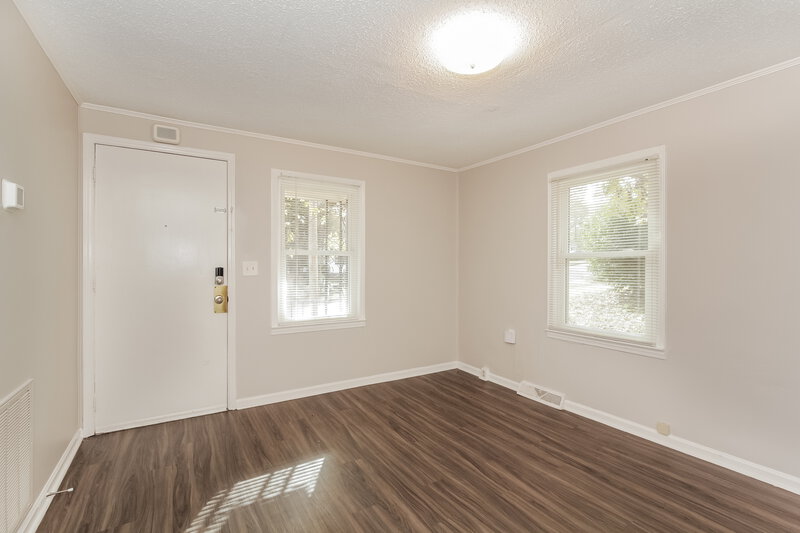 1,220/Mo, 508 Allison St W Gastonia, NC 28052 Living Room View 2