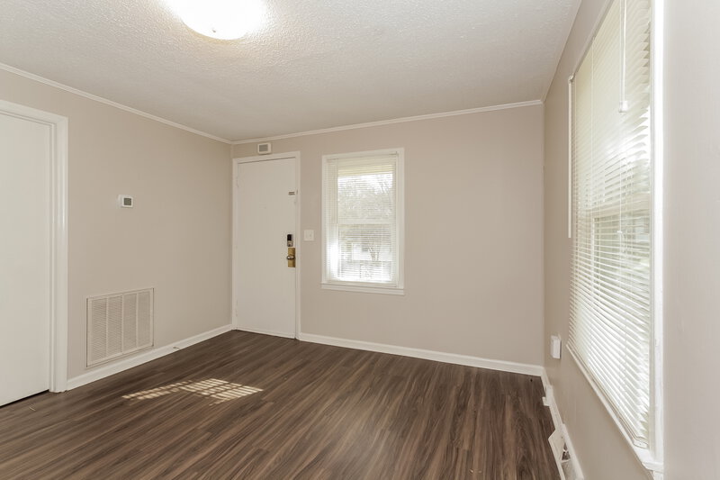 1,220/Mo, 508 Allison St W Gastonia, NC 28052 Living Room View 3