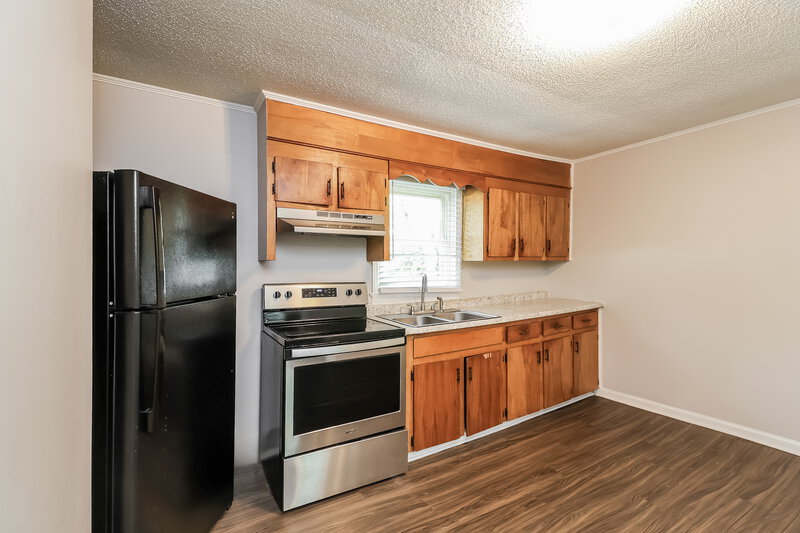 1,115/Mo, 508 Allison St W Gastonia, NC 28052 Kitchen View 2