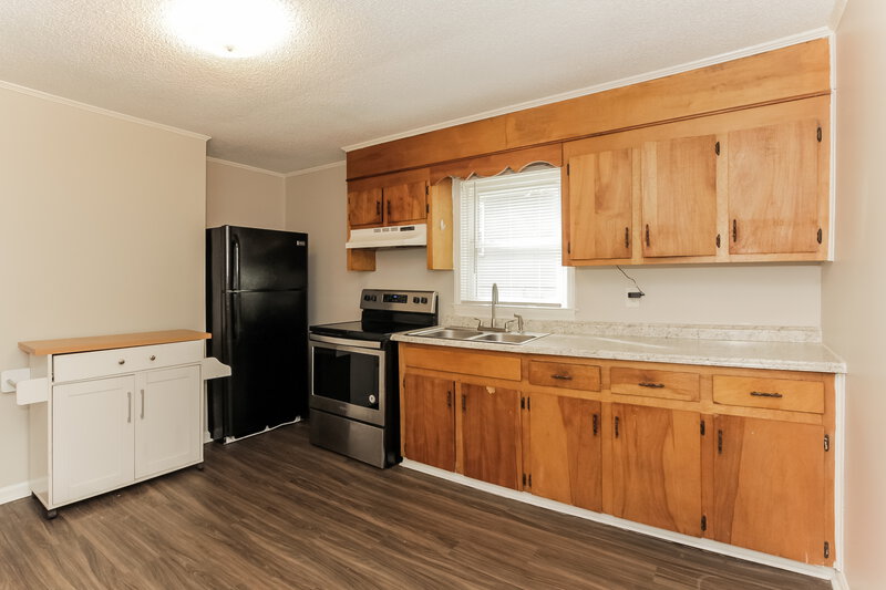 1,220/Mo, 508 Allison St W Gastonia, NC 28052 Kitchen View 2