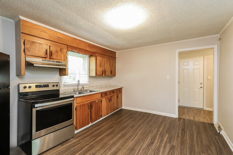 1,115/Mo, 508 Allison St W Gastonia, NC 28052 Kitchen View 3