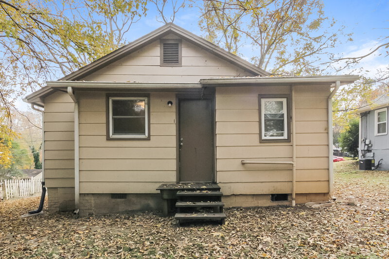 1,220/Mo, 508 Allison St W Gastonia, NC 28052 Rear View