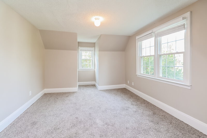 1,785/Mo, 305 S Mulberry St Cherryville, NC 28021 Bedroom View 3