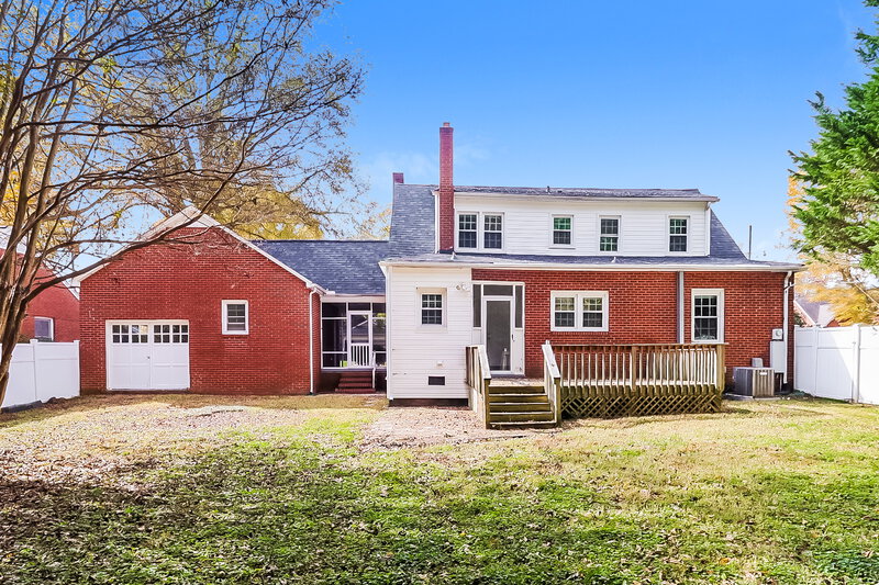 1,785/Mo, 305 S Mulberry St Cherryville, NC 28021 Rear View