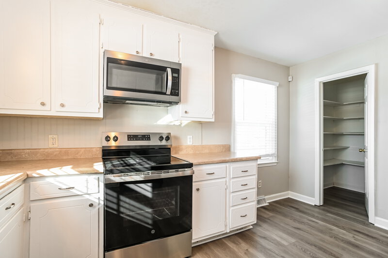 1,975/Mo, 717 Goose Creek Dr Indian Trail, NC 28079 Kitchen View 2