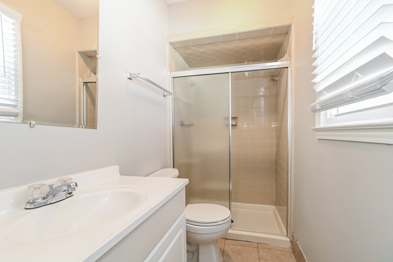 1,975/Mo, 717 Goose Creek Dr Indian Trail, NC 28079 Main Bathroom View