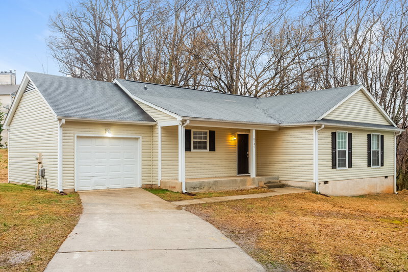 1,720/Mo, 8127 Sheringham Way Charlotte, NC 28227 Front View