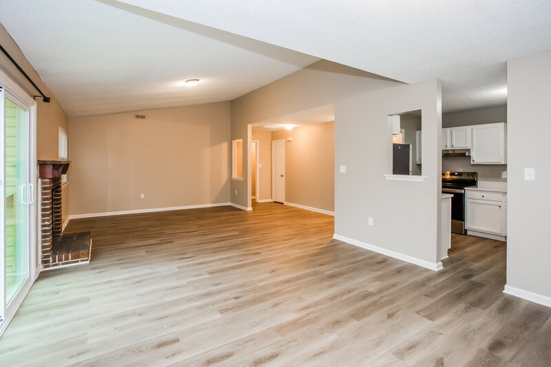 1,720/Mo, 8127 Sheringham Way Charlotte, NC 28227 Living Room View 3