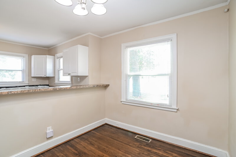 1,665/Mo, 2400 Morton St Charlotte, NC 28208 Dining Room View