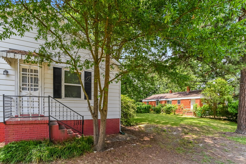 1,665/Mo, 2400 Morton St Charlotte, NC 28208 Rear View