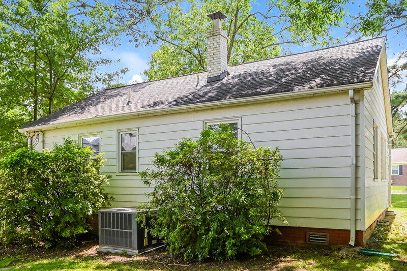 1,665/Mo, 2400 Morton St Charlotte, NC 28208 Rear View 2