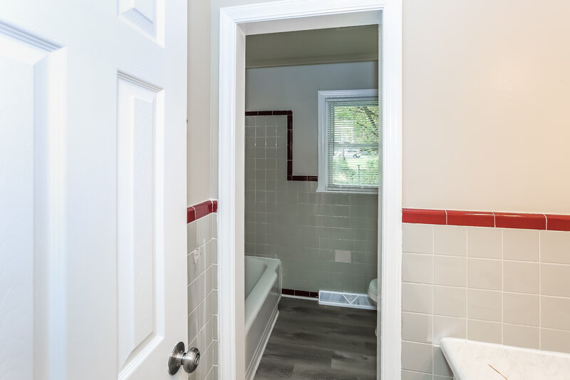 1,345/Mo, 1622 Chesterfield Ct Gastonia, NC 28052 Main Bathroom View