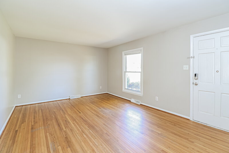 1,650/Mo, 3515 Archer Ave Charlotte, NC 28217 Living Room View