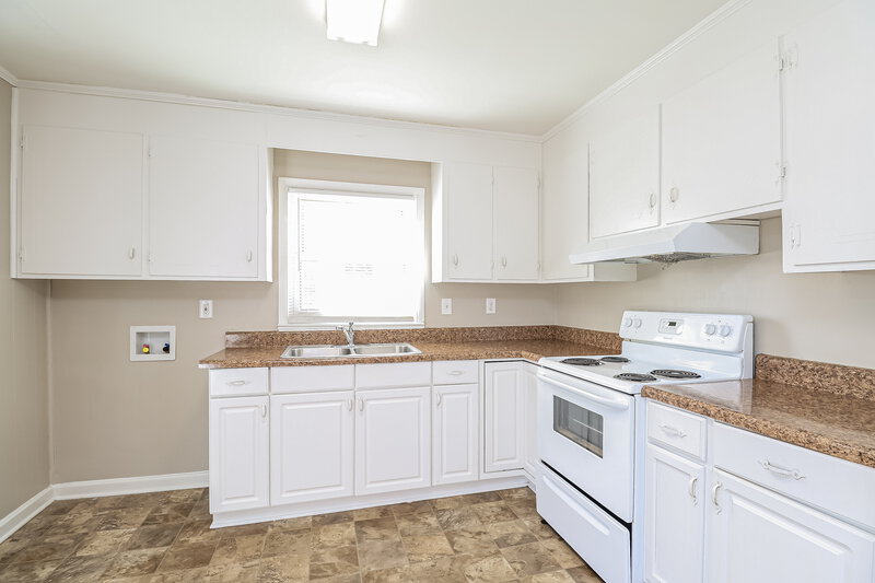 1,650/Mo, 3515 Archer Ave Charlotte, NC 28217 Kitchen View