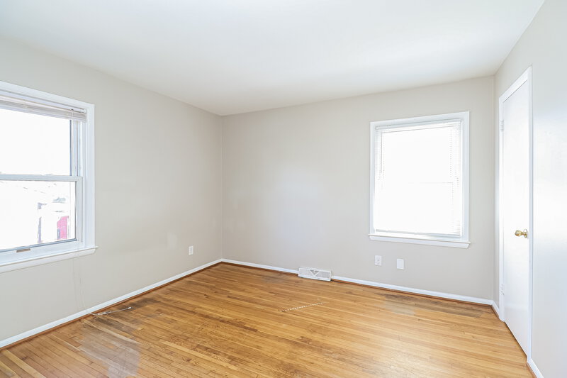 1,650/Mo, 3515 Archer Ave Charlotte, NC 28217 Main Bedroom View 2