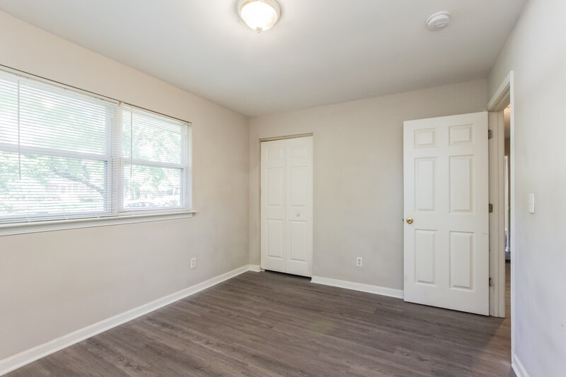 1,575/Mo, 6409 Skycrest Ln Charlotte, NC 28217 Main Bedroom View