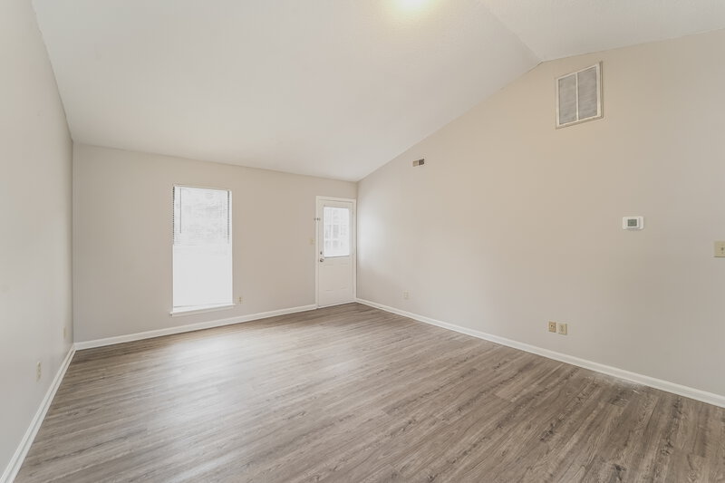 1,520/Mo, 6912 Delta Lake Dr Charlotte, NC 28215 Living Room View 2