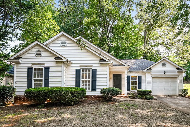 1,800/Mo, 5833 Lawnmeadow Dr Charlotte, NC 28216 External View